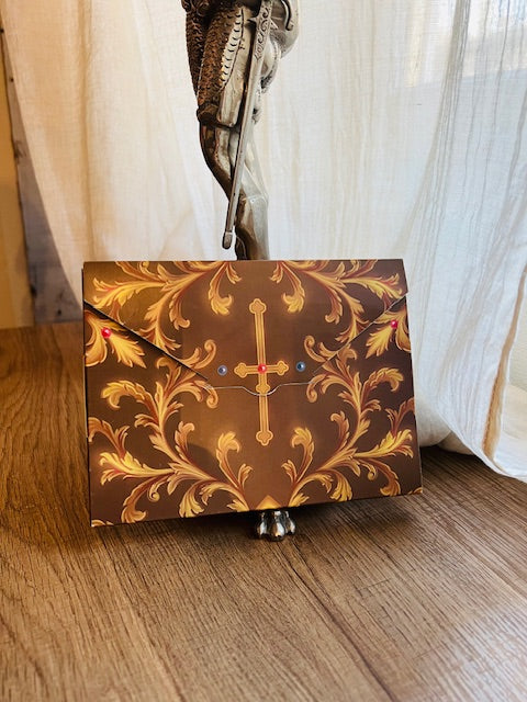 Box Set Limited Edition of the Mystical Tarot of the Saints. Premium gift containing gold edges linen tarot cards, altar cloth, art prints